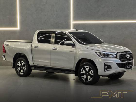 TOYOTA HILUX 2.8 SRX 4X4 CD 16V DIESEL 4P AUTOMÁTICO